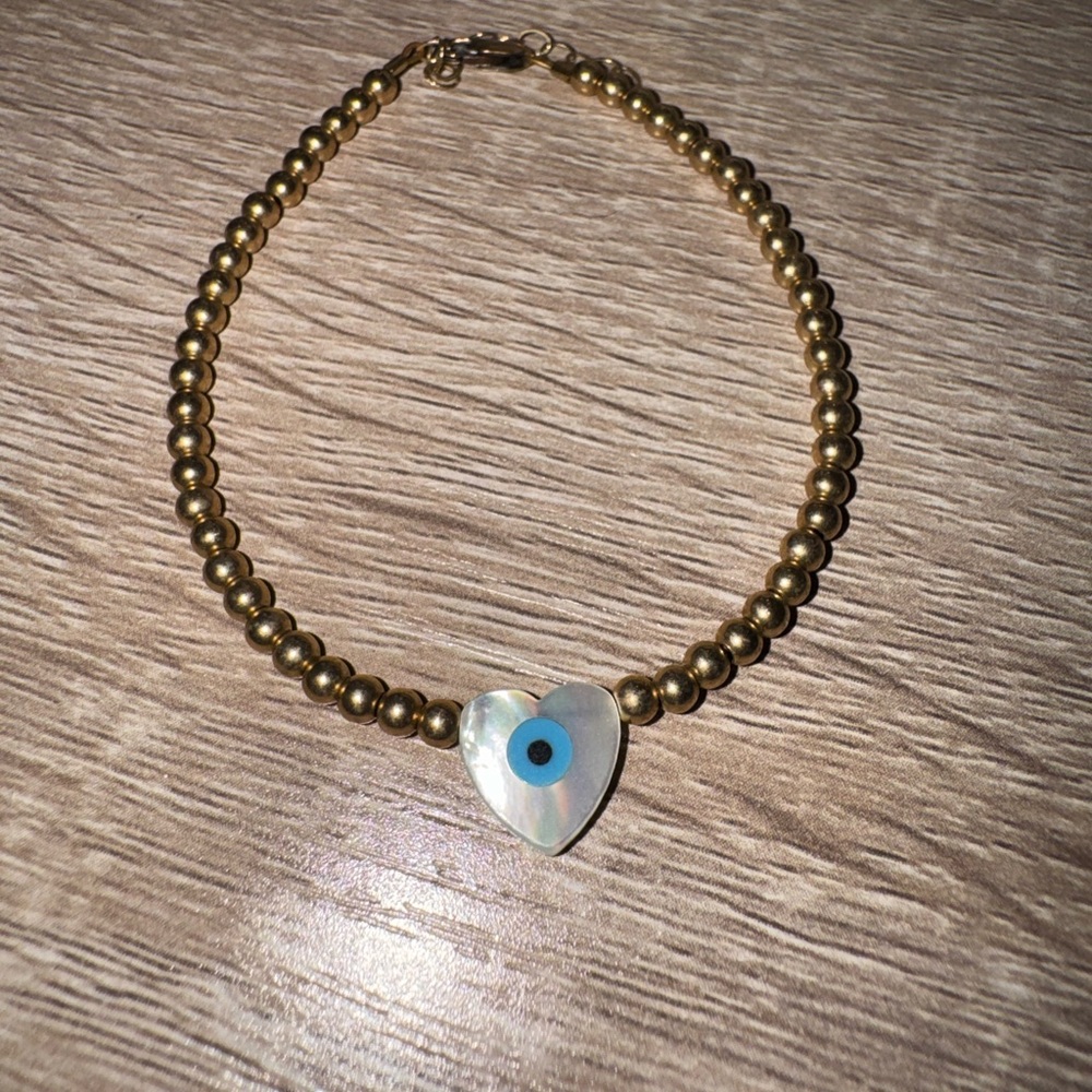 Hazel Boutique heart evil eye braclet